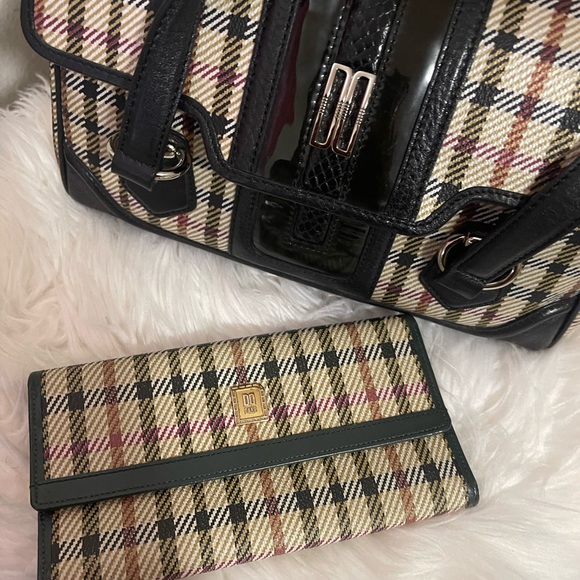 Daks London Women's Shoulder Bag Handbag with FREE long DAKS Wallet - Picture 6 of 11